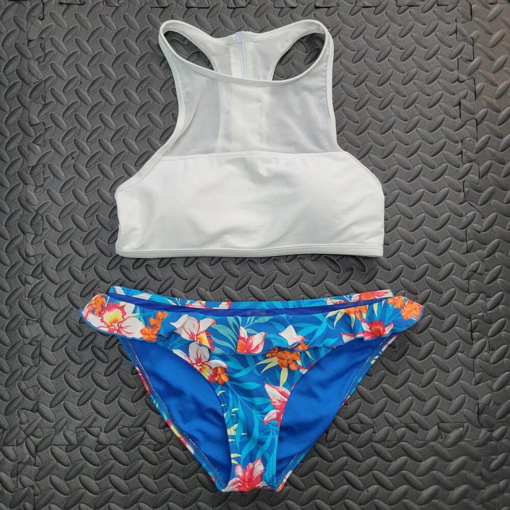 Heat Bikini Set Size Medium High Neck Top Resortwear Vacation Ready Summer Break